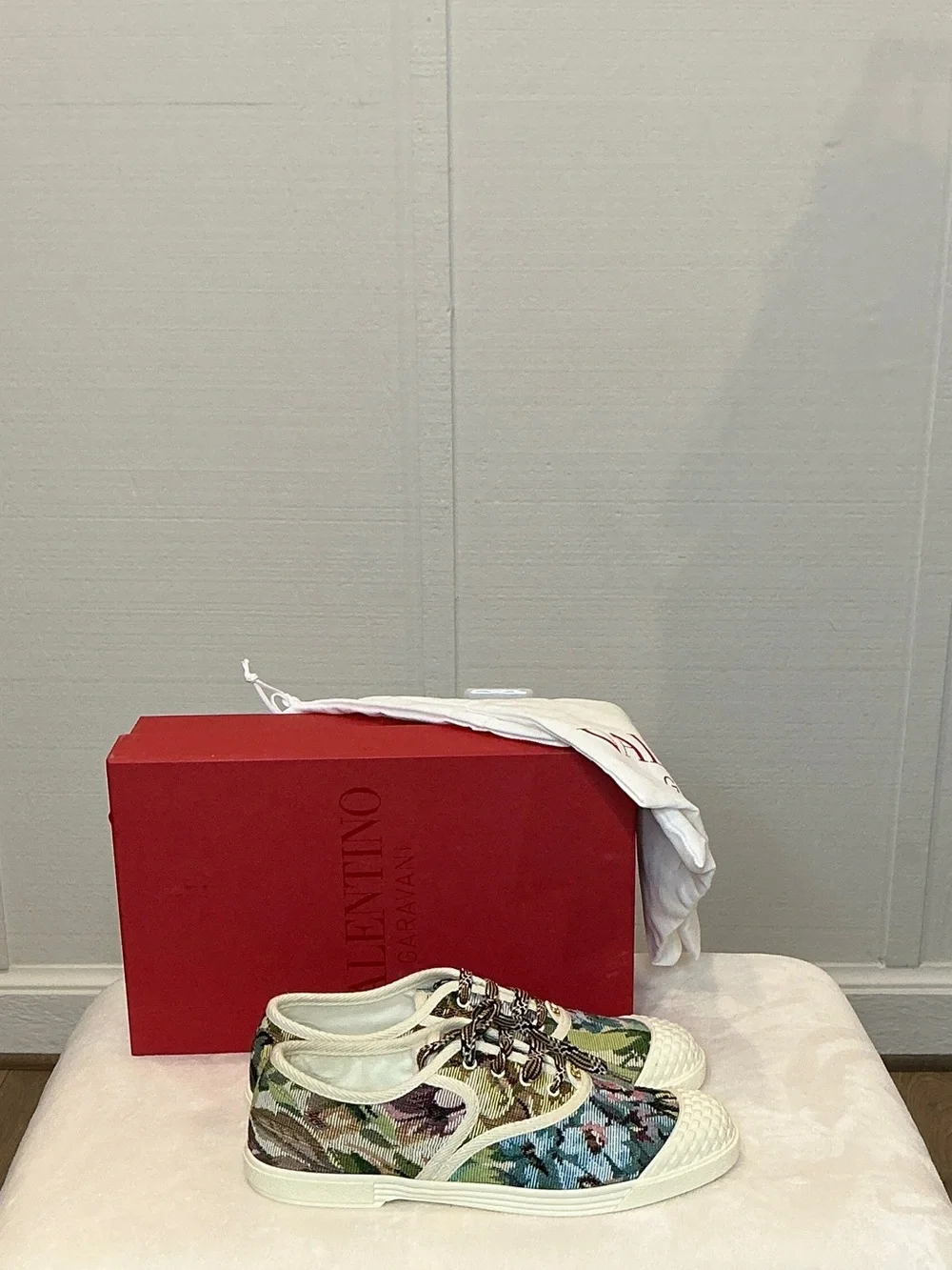 Valentino Garavani Floral Tapestry Low-Top Sneakers - Multicolor Embroidered